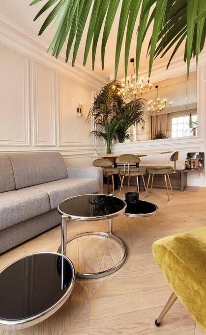 Elegant In Montmartre By An Architect
