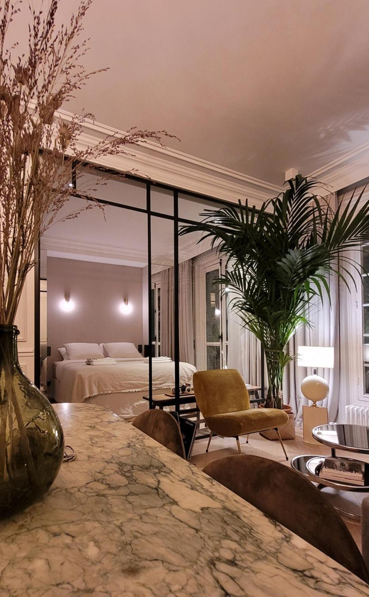 Elegant In Montmartre By An Architect *